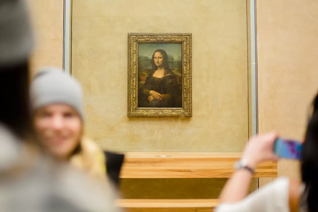 O que fazer em Paris: pontos turísticos | Monalisa no Museu do Louvre | Conexão123