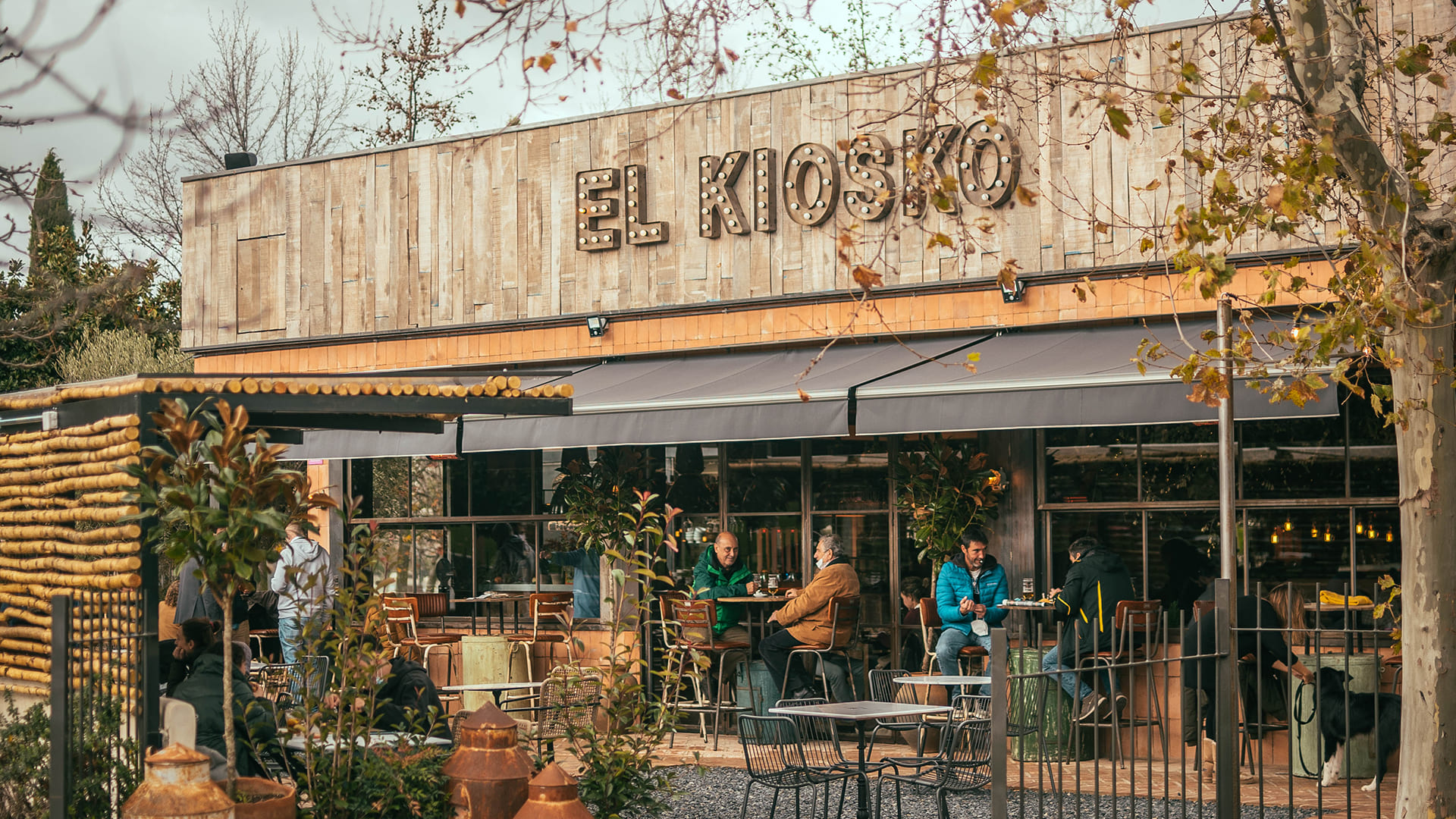 Lugares para comer em Barcelona: comida barata - Kiosko | Kiosko | Conexão123