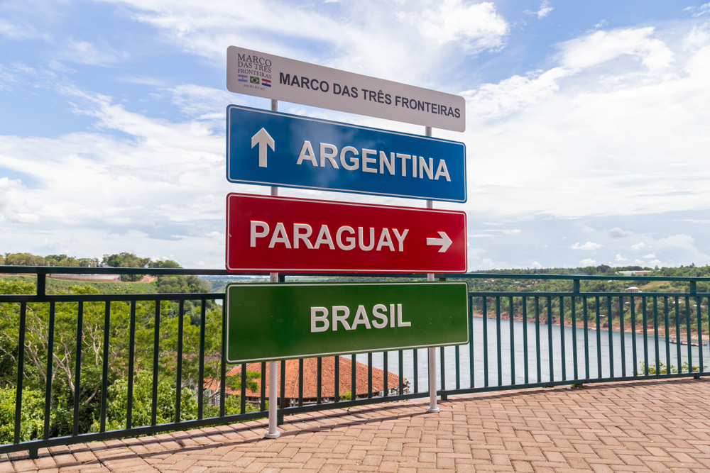 Turismo em Foz do Iguaçu: Guia de Viagem | Marco das três fronteiras entre Brasil, Paraguai e Argentina | Conexão123
