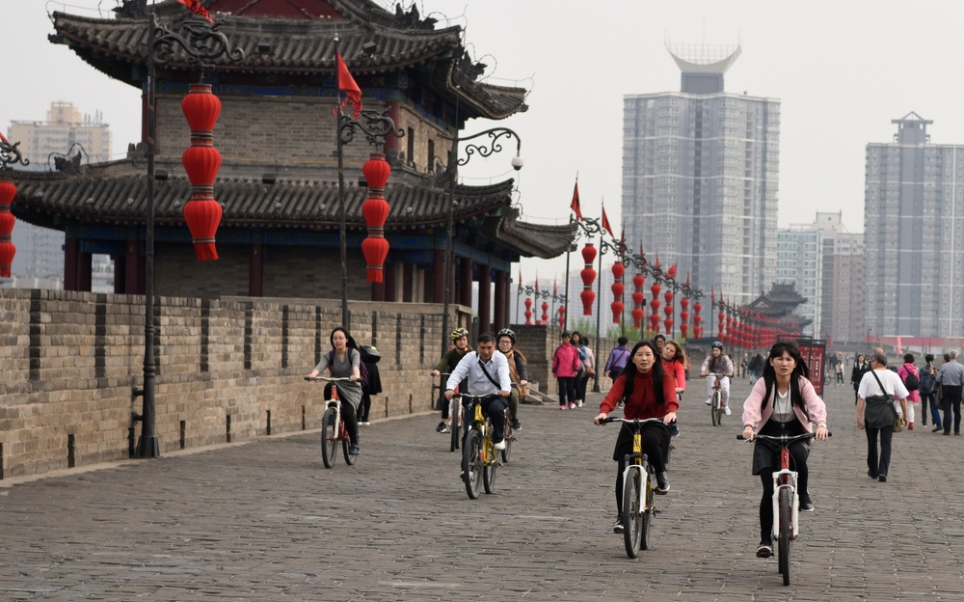 Dia Mundial da Bicicleta: destinos internacionais para conhecer pedalando | Trânsito de bikes em Hong Kong | Conexão123