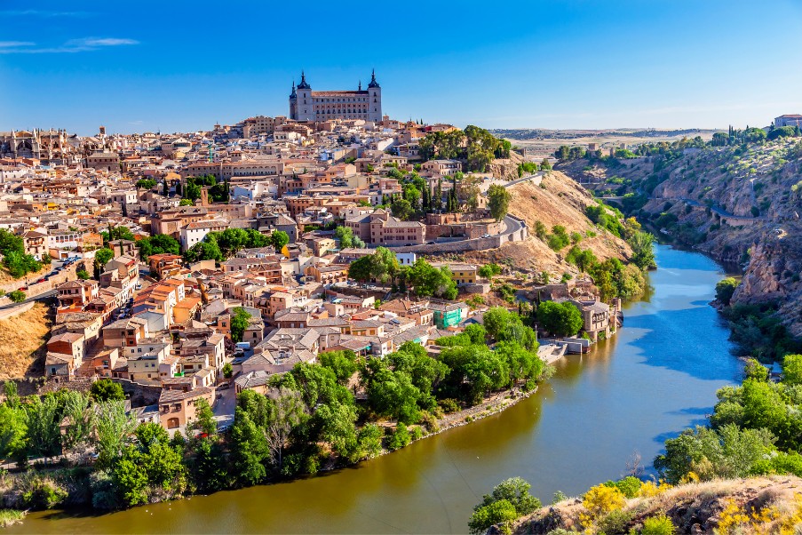 O que fazer em Toledo | Rio Tejo e cidade de Toledo ao fundo| 123milhas