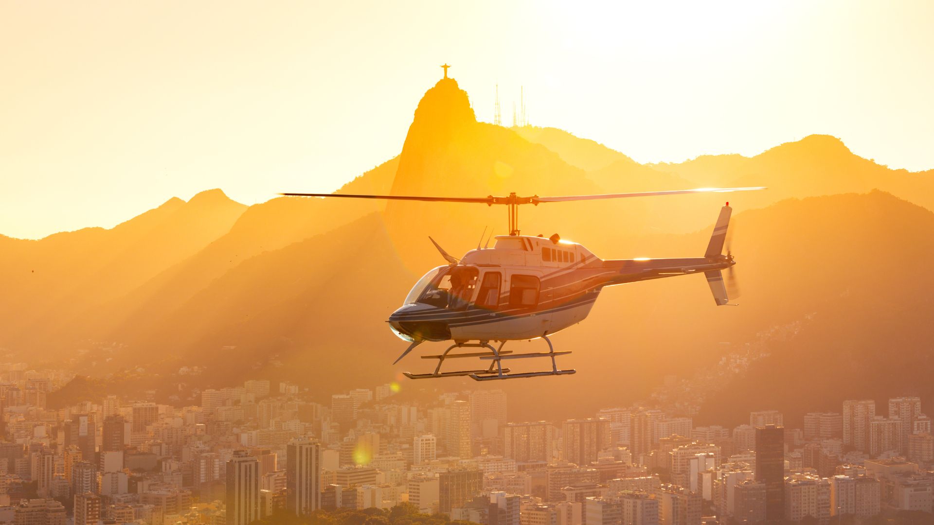 Passeio de helicóptero no Rio de Janeiro: descubra as maravilhas do céu carioca